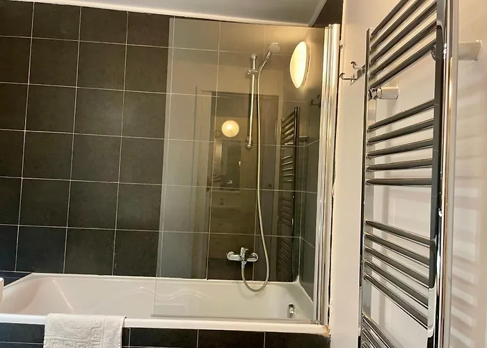 Elegant Triplex - Tour Eiffel Invalides * Париж