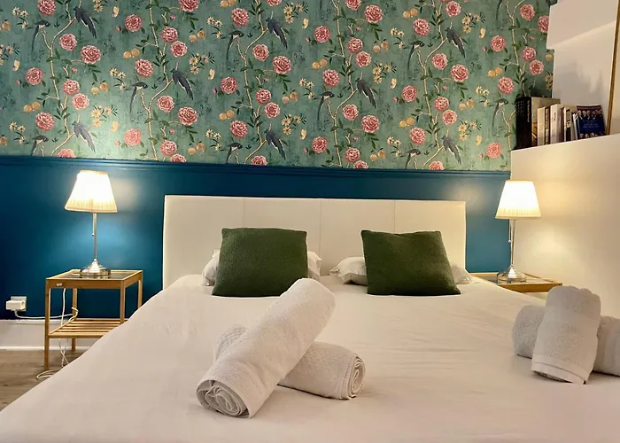 Elegant Triplex - Tour Eiffel Invalides Апартаменты *